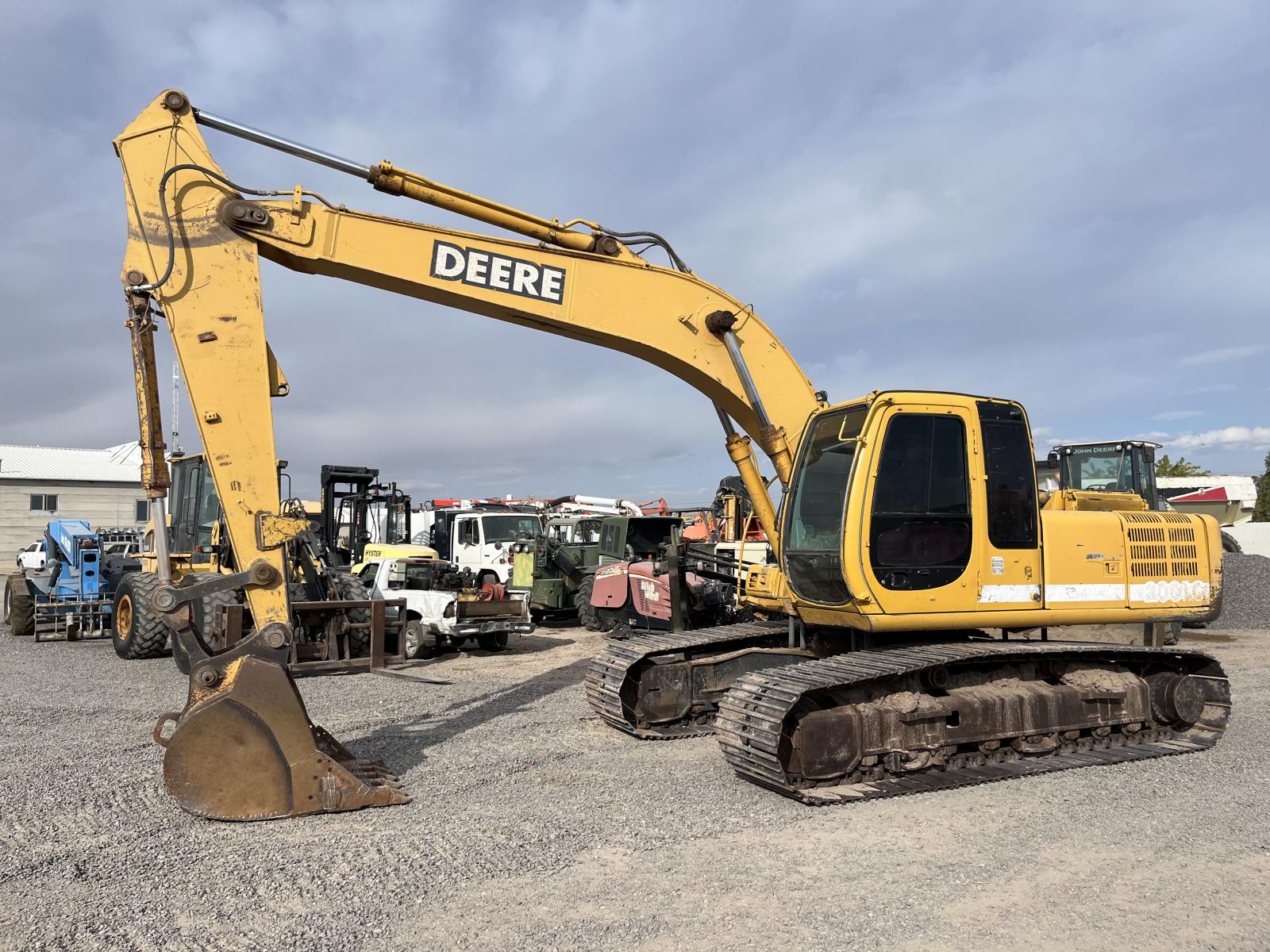 ./imagenes/INVOICE/2019/17921/JOHN DEERE 200LC (1).JPG